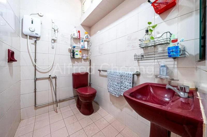 3 Bed Terraced House (Landed) for Sale in  Hong Leong Garden - Image 1